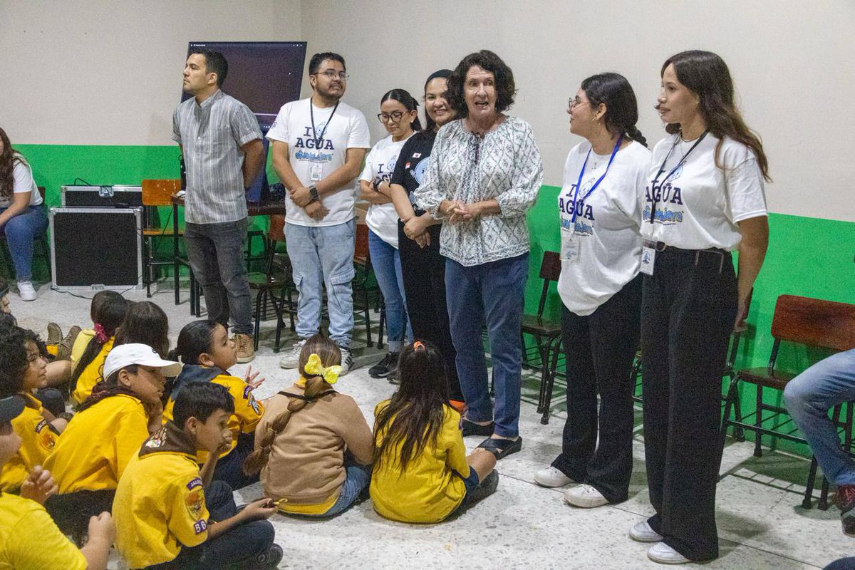 cicej_'s tweet photo. Nuestra gota ingeniera llegó este verano al Museo de Paleontología de Guadalajara "Federico A. Solórzano Barreto" (@paleontogdl) en donde este sábado, nuestra presidenta y la directora del Museo, la Lic. María Isabel Orendáin Martínez Gallardo inauguraron los Cursos de Verano que se estarán impartiendo.