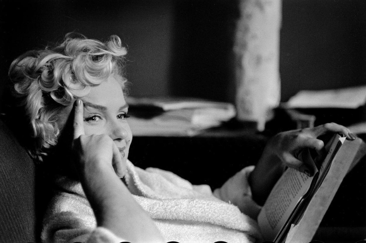 HGACinema's tweet image. Marilyn Monroe photographed by Elliott Erwitt, New York City, 1956.