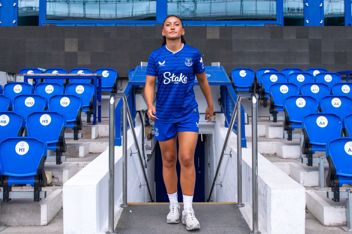 EvertonWomen's tweet image. 🤩 Maz Pacheco at Goodison Park for the f̶i̶r̶s̶t̶ second time.