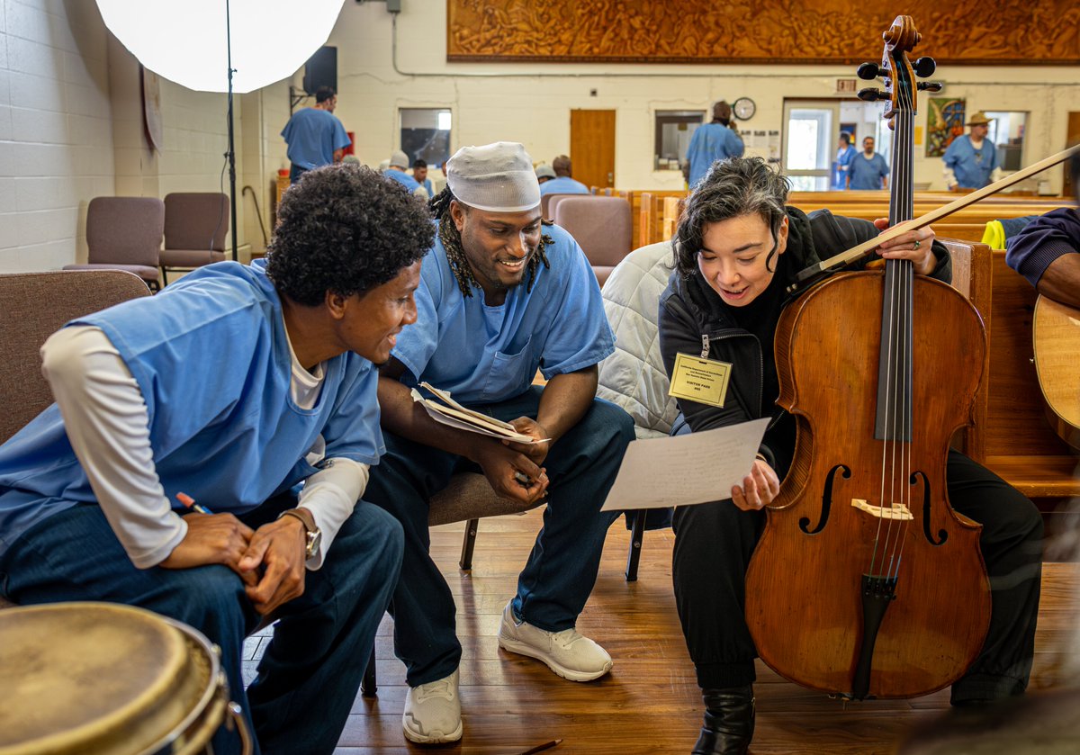 HousesontheMoon's tweet image. Introducing our 2025 Leyton Honoree, @_Musicambia_ ! Fueled by the spirit of music and change. Musicambia is a nonprofit arts group helping people in prison write, play, and perform music, building collaborative and nurturing communities for all involved. (1/3)