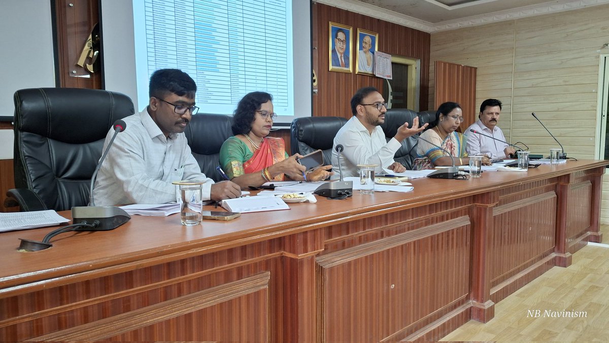 🌟 ಅಭಿವೃದ್ಧಿ ದಿಕ್ಕಿನಲ್ಲಿ ಮತ್ತೊಂದು ಹೆಜ್ಜೆ! 🌟

ಇಂದು ಆನೇಕಲ್ ತಾಲ್ಲೂಕು ಪಂಚಾಯತಿ ಸಭಾಂಗಣದಲ್ಲಿ ನಡೆದ ಪ್ರಗತಿ ಪರಿಶೀಲನಾ ಸಭೆಯಲ್ಲಿ DCB, SBM-G, JJM, SAKLA ಮತ್ತಿತರ ಯೋಜನೆಗಳ ಕುರಿತು ಚರ್ಚೆ ನಡೆಯಿತು.
ಮಾನ್ಯ ಮುಖ್ಯ ಕಾರ್ಯನಿರ್ವಾಹಕ ಅಧಿಕಾರಿ ಶ್ರೀ ಯತೀಶ್ ಆರ್. IAS ರವರ ನೇತೃತ್ವದಲ್ಲಿ 

#ZPBangaloreUrban#