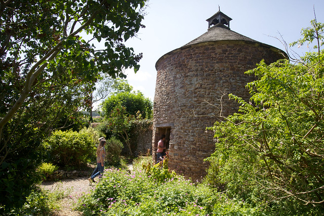 ExmoorNP's tweet image. Come join tomorrow's free a "Walk Through Dunster's History"
📍 Meet Exmoor National Park Centre, Dunster (TA24 6SE)
🕚 11.00am on Wednesday July 23
🥾A two hour stroll with a local history expert
FREE-donations to CareMoor welcome