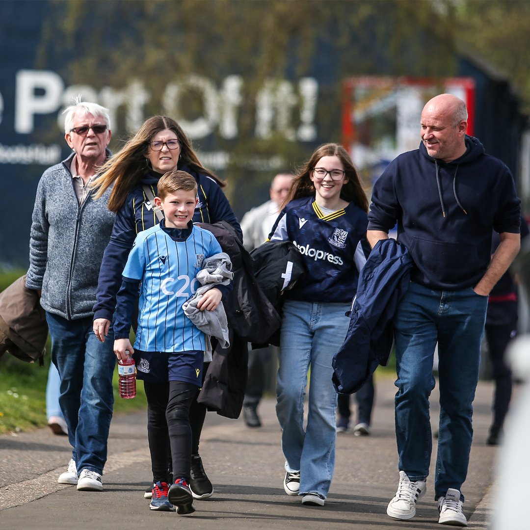 🚧 There is a lane closure on the southbound side of Victoria Avenue outside Priory Park Car Park.

🚗 Supporters travelling to tonight's match from that direction should allow time for delays in their journey to Roots Hall.