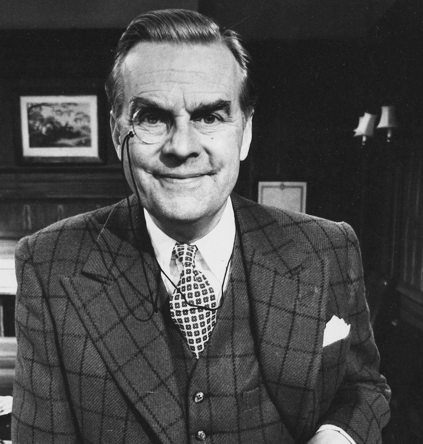 BraxM's tweet image. Ian Carmichael was back as Lord Peter Wimsey in a four-part adaptation of Dorothy L Sayers' Five Red Herrings #OTD 50 years ago. Photo by Don Smith for @RadioTimes.