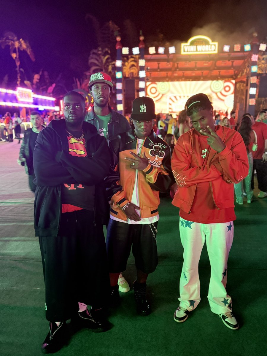 BarryHefner's tweet image. GANG GANG GANG! 🌵#VinisWorld2025