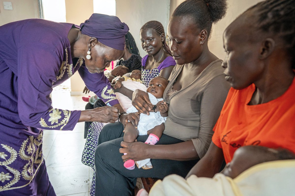 unicefssudan's tweet image. A mother’s love in action.
This little one is getting her vaccines at a UNICEF-supported health centre in #SouthSudan
It's not just about doses—it's about care & protection.
Thanks to @gavi through @UNICEFSupply every vaccine delivered builds a healthier future for children.