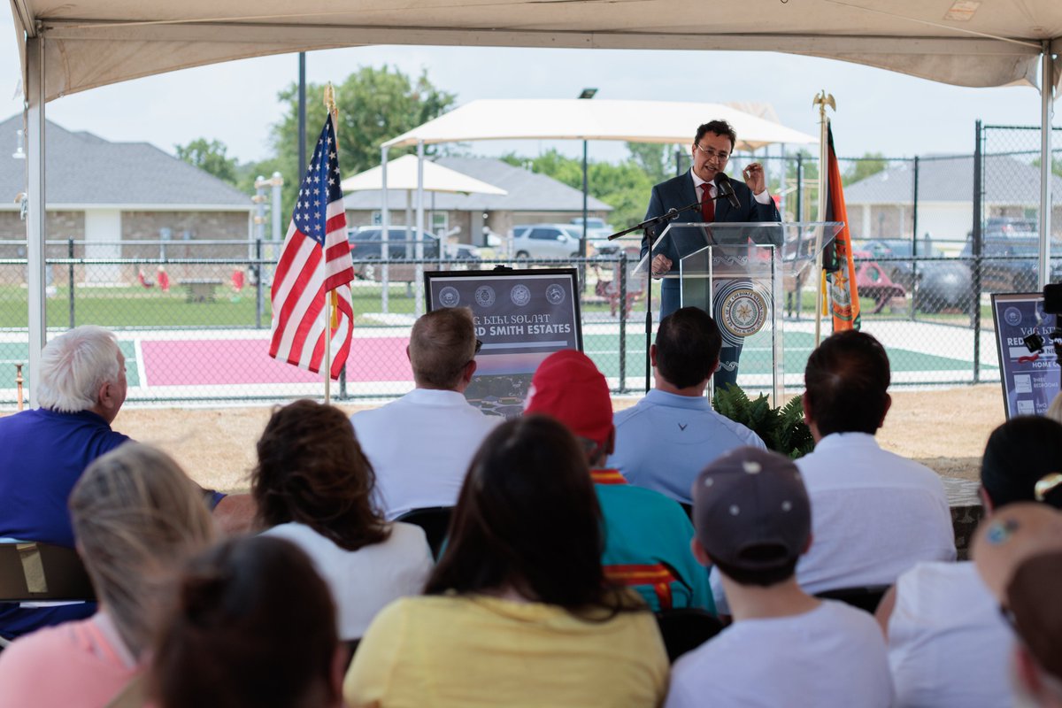 CherokeeNation's tweet image. Cherokee Nation leaders joined Sequoyah County community members Thursday, July 17, to celebrate the grand opening of the new Sallisaw Redbird Smith Estates! 🏡❤️ #housing
Learn more here: anadisgoi.com/index.php/gove…