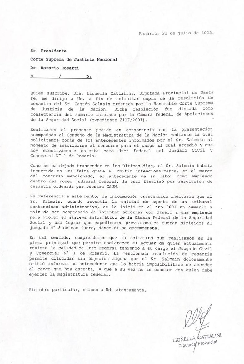 LioneCattalini's tweet image. Presenté una nota a la Corte Suprema solicitando copia de la resolución de cesantía de Gastón Salmain, hoy juez federal en Rosario, para esclarecer la omisión de antecedentes graves que lo inhabilitaban para ejercer.
La justicia debe ser transparente y sin privilegios.