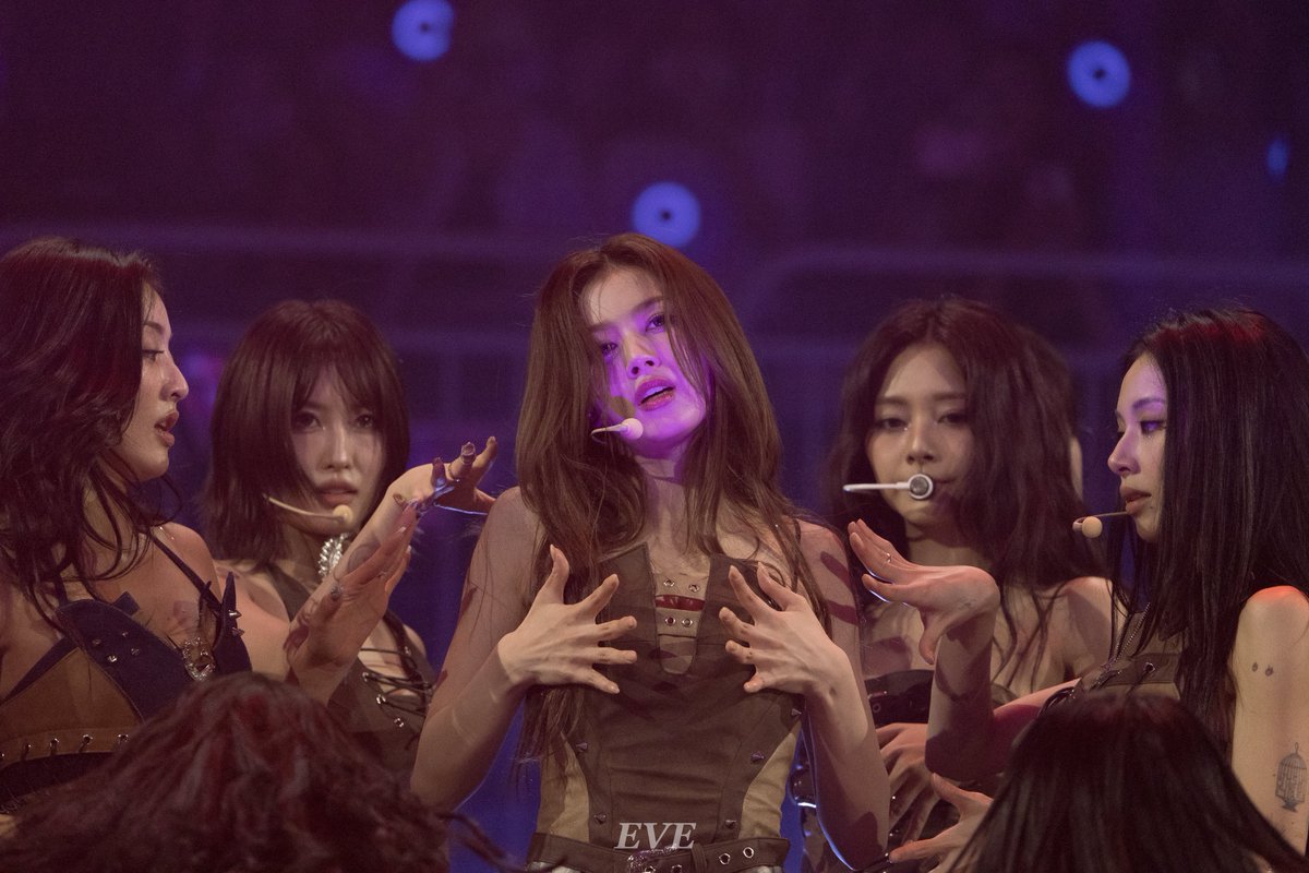 TWICE_EVE's tweet image. 250719 HQ

#TWICE #트와이스 #SANA #사나 #サナ