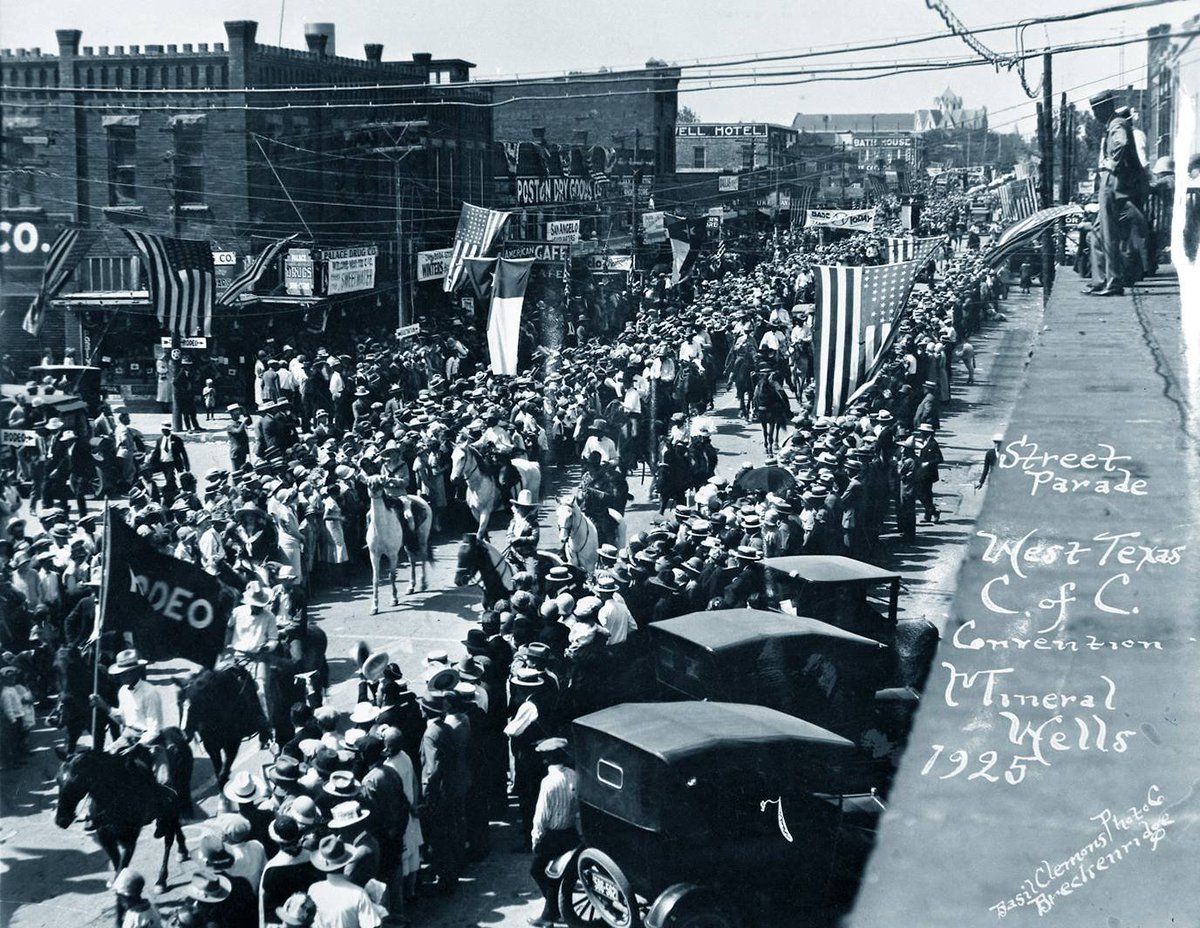 FactsAboutTexas's tweet image. A rodeo parade North Oak Street through downtown Mineral Wells one hundred years ago in 1925. Second photo taken from Google showing roughly that same spot today.