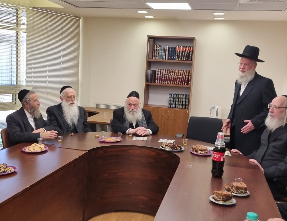 behadrei_bhol's tweet image. פרסום ראשון > המתקפה על ש"ס והחשש מהליכוד: יהדות התורה דורשת לעמוד בהסכמים >> bhol.co.il/bit/MCTn8
