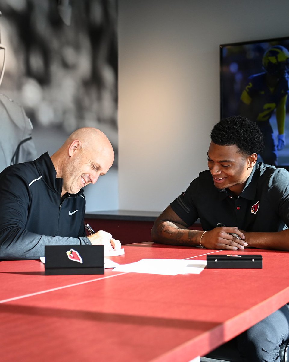 AZCardinals's tweet image. ✅ First day of training camp
✅ Signs rookie contract