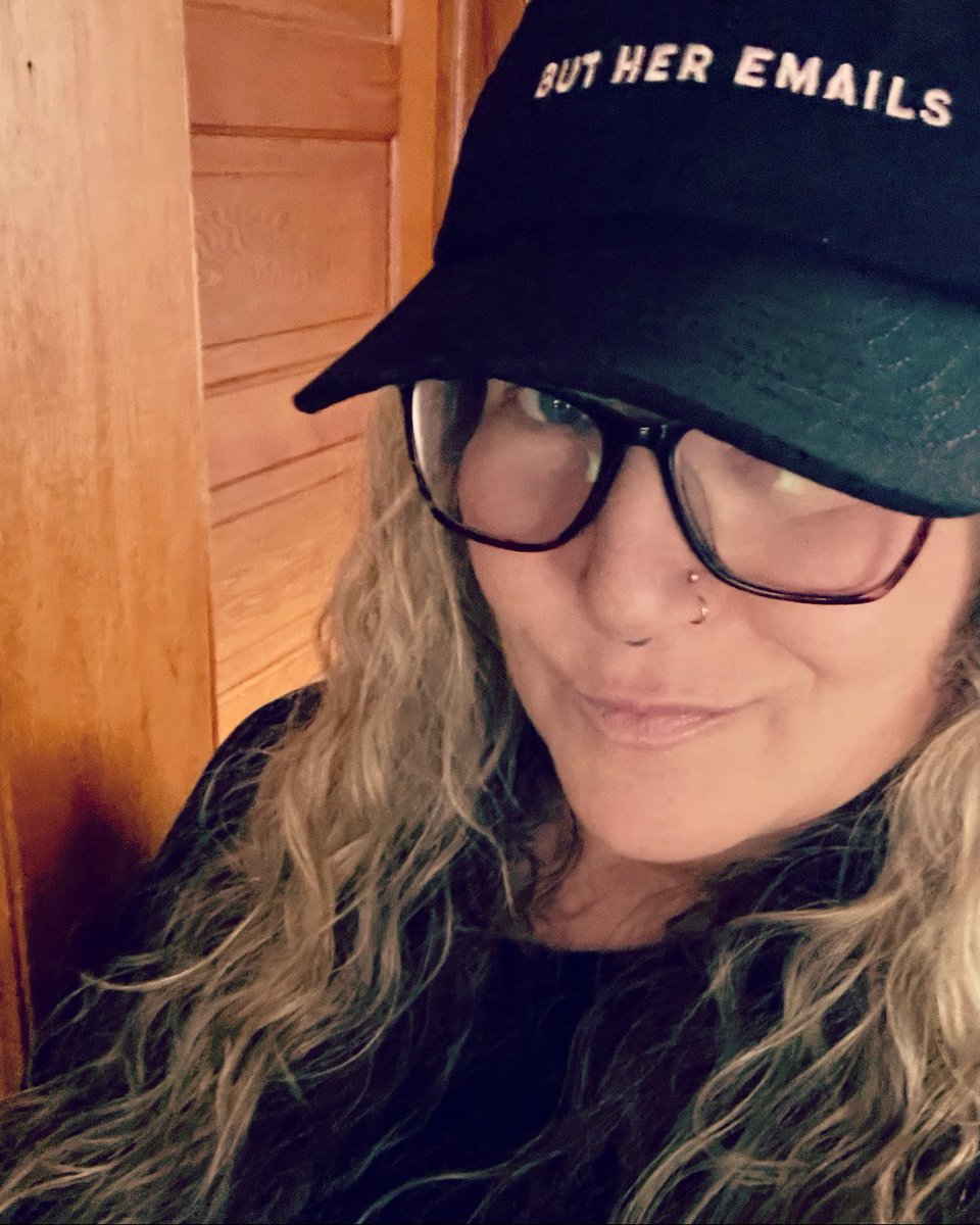 AuntieFah420's tweet image. Well I guess I can break this old hat out again, thanks to the pedo-protecting @GOP π #ButHerEmails #butterymales @HillaryClinton