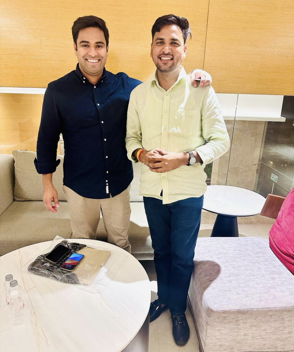 Rahul Mahala (@rahulmahala_) on Twitter photo राजस्थान विश्वविद्यालय के पूर्व महासचिव और एनएसयूआई के राष्ट्रीय सचिव भाई महावीर गुर्जर जी को जन्मदिन की हार्दिक बधाई एवं शुभकामनाएँ।
<a href="/Mahaveergurjar_/">Mahaveer Gurjar</a> राजस्थान विश्वविद्यालय के पूर्व महासचिव और एनएसयूआई के राष्ट्रीय सचिव भाई महावीर गुर्जर जी को जन्मदिन की हार्दिक बधाई एवं शुभकामनाएँ।
<a href="/Mahaveergurjar_/">Mahaveer Gurjar</a>