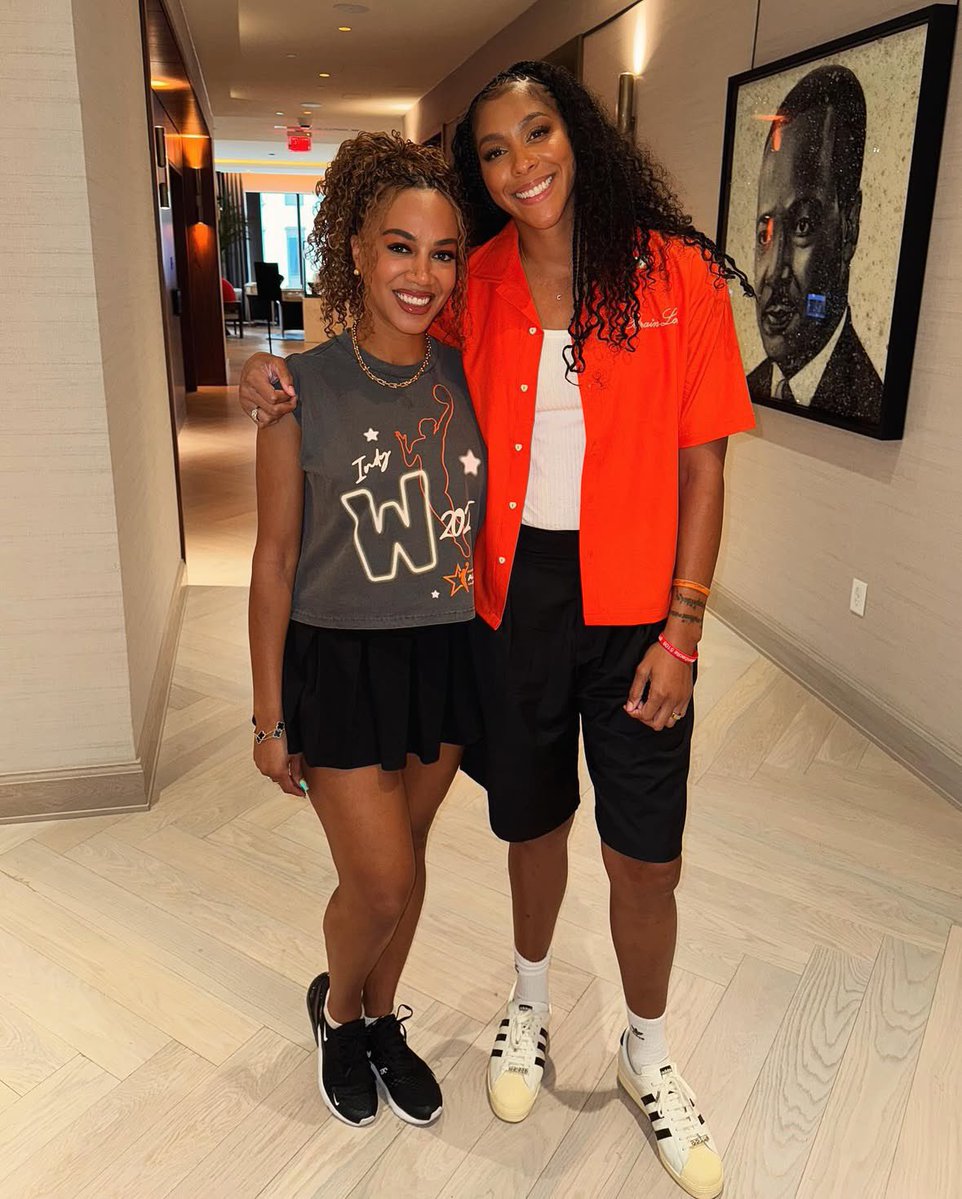 ROSGO21's tweet image. 🥹🥹🤓 guysss… @goodfollowshow had a BIG weekend at #WNBAAllStar!! We taped in front our first ever live audience at the #WNBALive stage at the Convention Center! We interviewed WBB legends Candace Parker & Taj McWilliams Franklin! Both episodes coming your way soon, stay tuned…