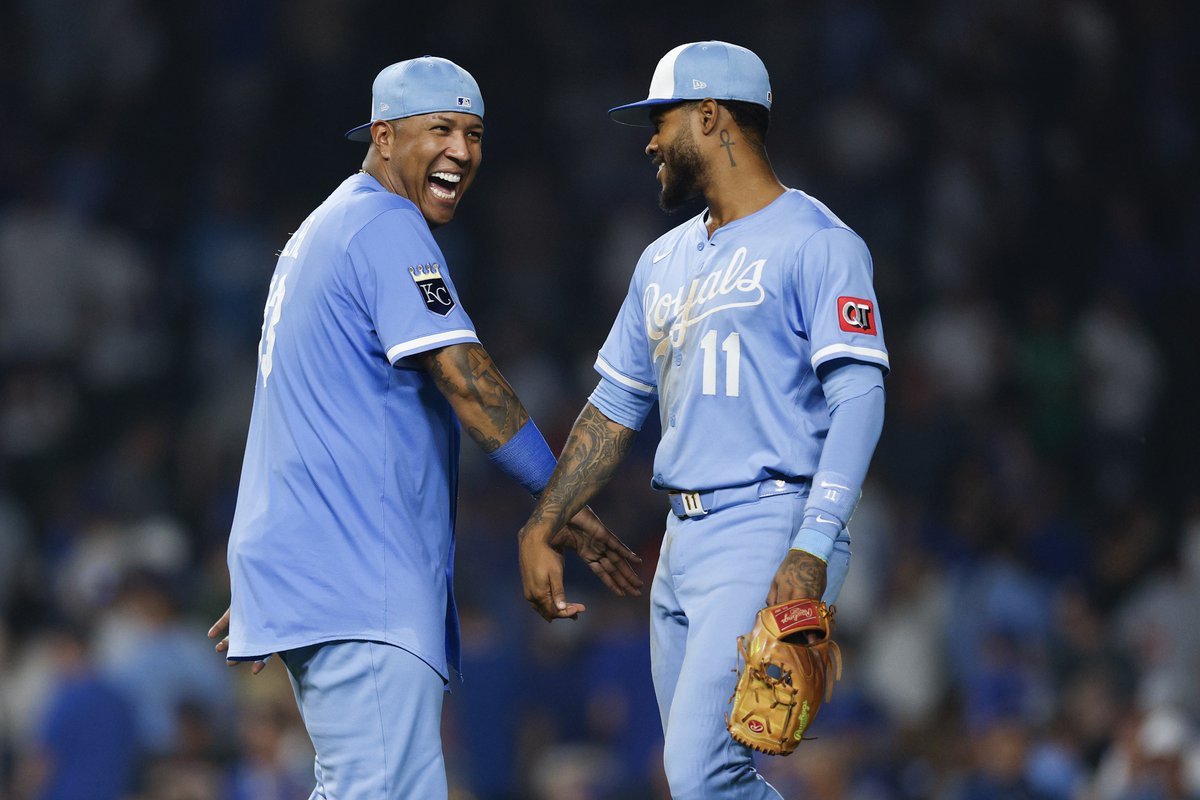 Rahimi_Harris's tweet image. The #Cubs were routed by the Royals in a 12-4 loss.
Meanwhile, the #Brewers are on an 11-game win streak and have overtaken the top spot in the NL Central.
@leilarahimi & @mharrisonair are discussing now. @670TheScore
🎧 670TheScore.com/listen
💻 Twitch.TV/Chicago670TheS…