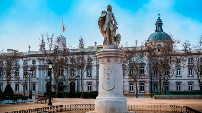 #LABORAL | Tres magistrados del TS defienden la indemnización adicional por despido improcedente en determinados casos. La mayoría señala que la indemnización tasada de la legislación española «es adecuada» y ofrece seguridad jurídica para trabajadores.

ow.ly/oryp50WtiKy