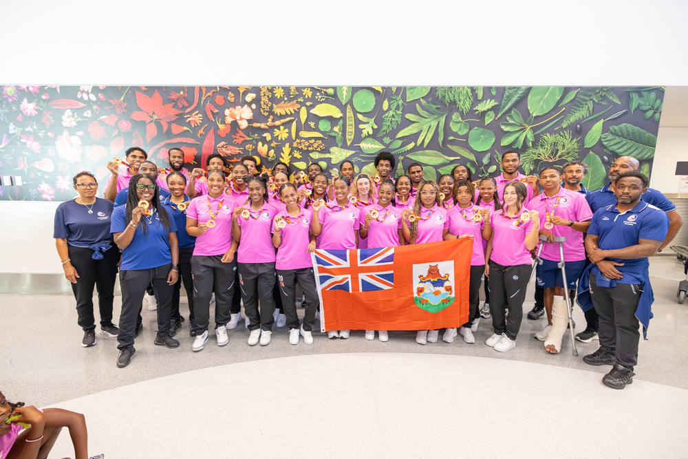 BdaGovernment's tweet image. 🏅 Welcome Home, Champions!
Bermuda proudly celebrates the return of our gold medal-winning Men’s and Women’s Football Teams from the 2025 Island Games! 🇧🇲
Family, friends, and supporters gathered to welcome our athletes home, celebrating their incredible achievements and the…