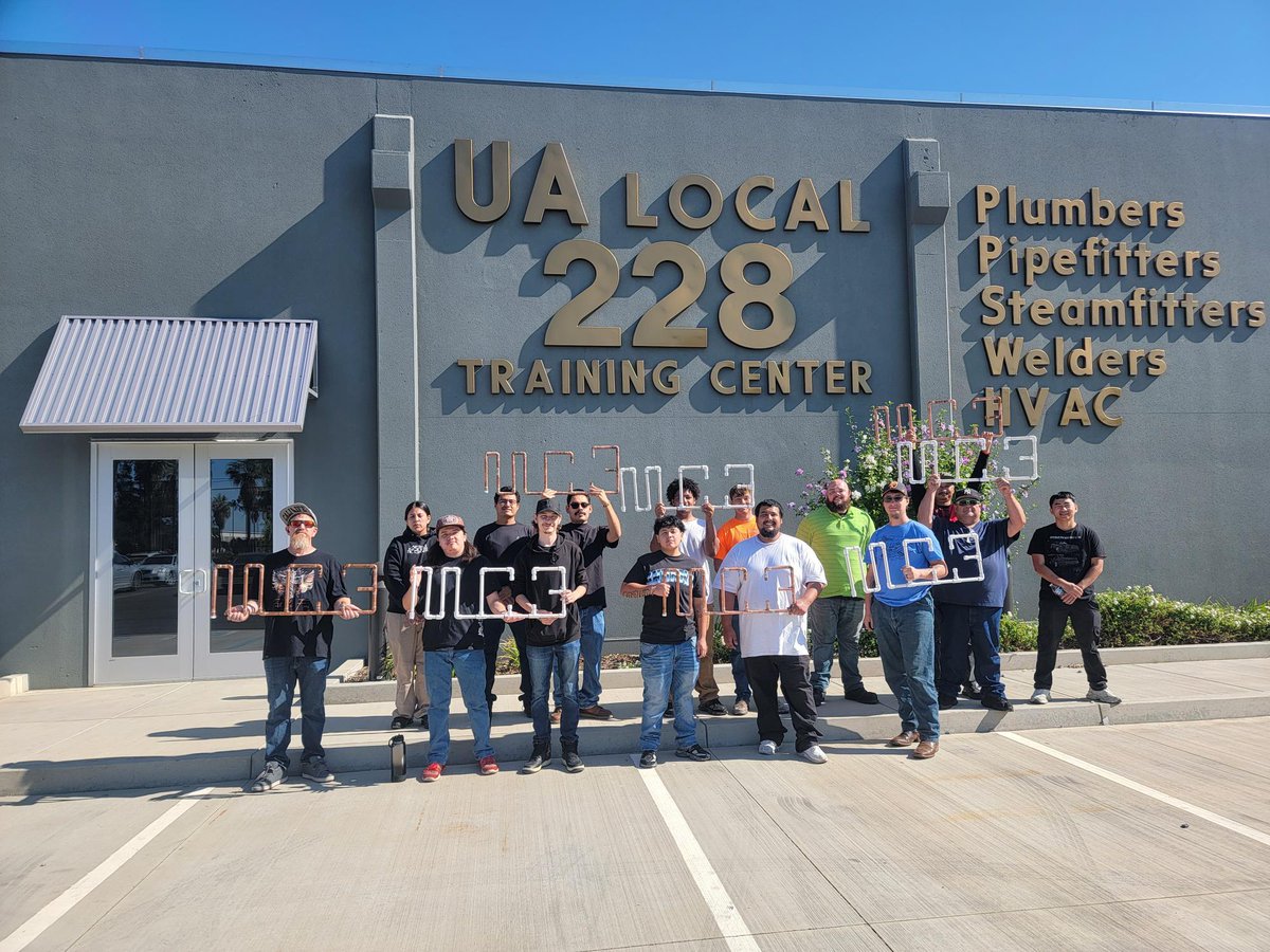 trades_futures's tweet image. ✨ Bright Futures Spotlight: Congratulations to the graduates of Local Union 228 on completing the Yuba/Sutter MC3 course!
📸: Local Union 228
To learn more about this Apprenticeship Readiness Program or other ARPs in your area, visit hubs.ly/Q03y1-SV0.