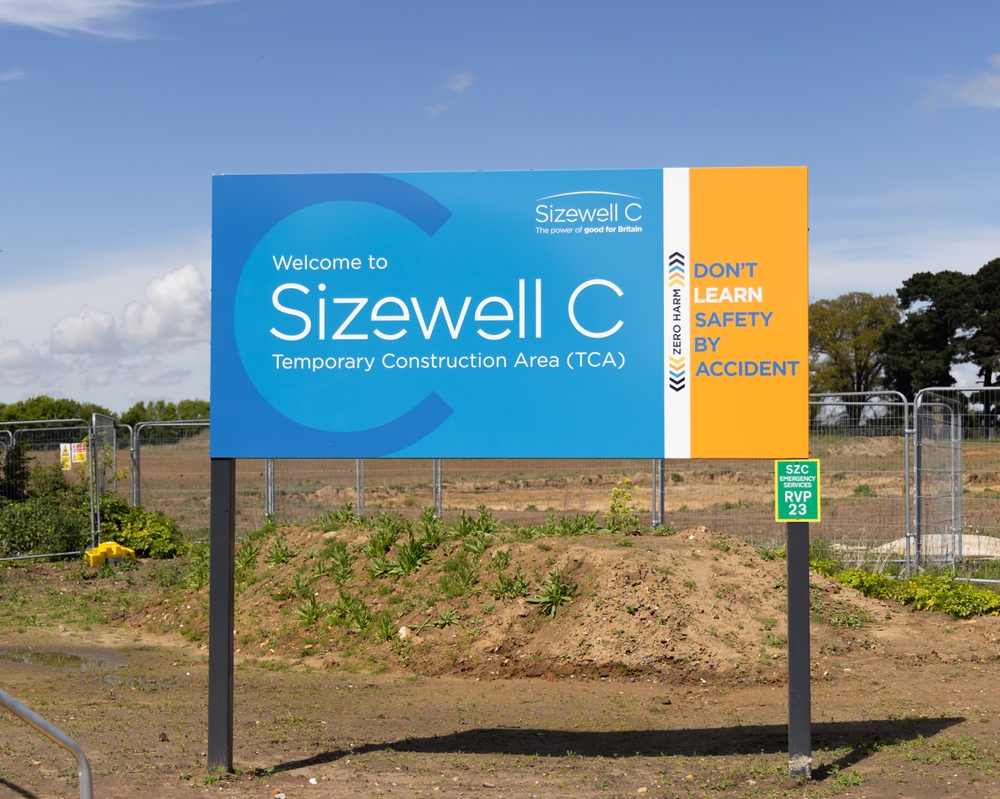 SFENorg's tweet image. 🇬🇧 Le Royaume-Uni donne le feu vert à Sizewell C : deux nouveaux EPR seront construits.
💷 43,8 Mds€ d’investissement, dont plus de 10 Mds€ issus d’investisseurs privés (CDPQ, Amber, Centrica).
🇫🇷 @EDFofficiel reste à 12,5 %.
Le #nucléaire de plus en plus attractif.…