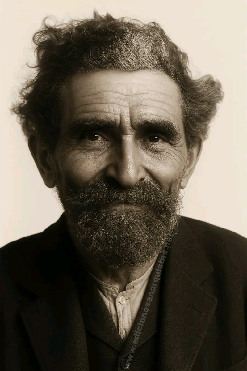 Un día como hoy, 22 de julio, pero de 1932, moría Errico Malatesta. 
Después de su regreso a Italia, y con el estallido de la lucha Mussoliniana y la implantación de su dictadura, Malatesta fue sometido a un acosamiento diario hasta el día de su muerte.