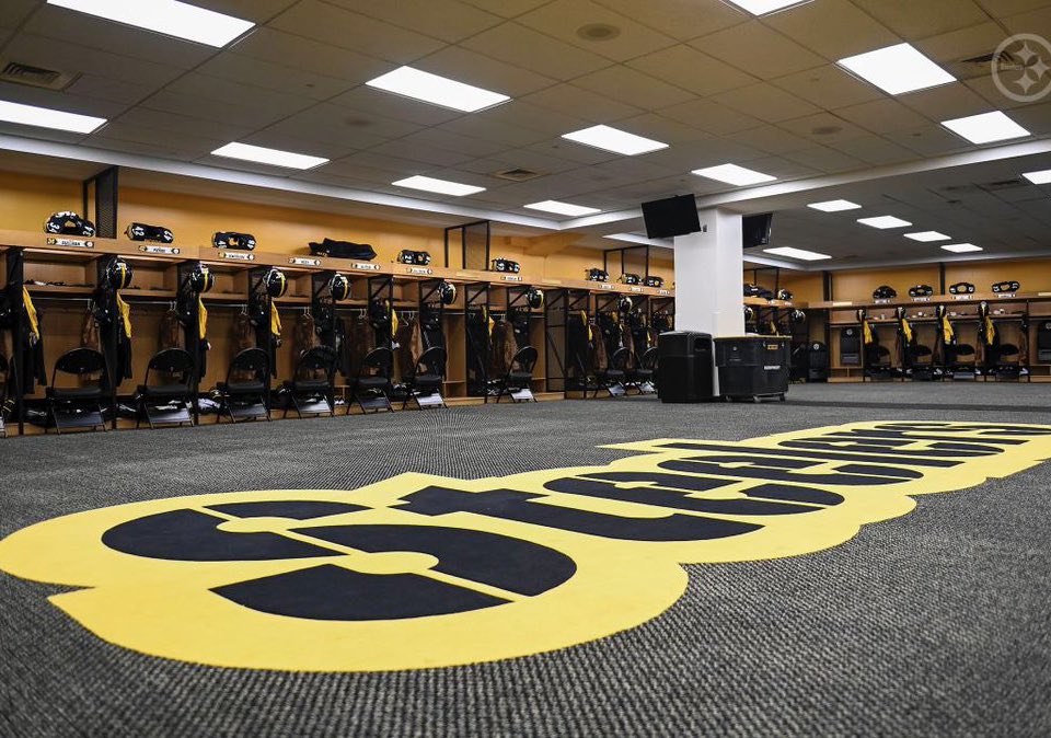 TheStandard412's tweet image. The Jets just unveiled a top-tier locker room.
The Steelers got an F for theirs last season.
Should Pittsburgh upgrade? Does it matter?
🤔🤔🤔👇👇👇👇
#NFL #Steelers