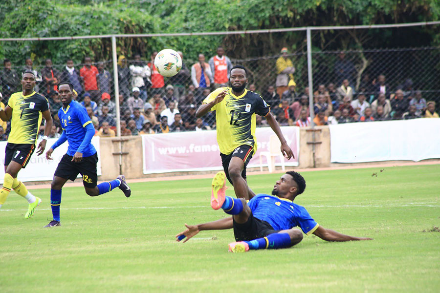 newvisionsport's tweet image. ⚽ Uganda Cranes fall 1–0 to Tanzania in CECAFA Three Nations Tournament. 🥅 Early error and lack of midfield control prove costly. 👏 Nicholas Mwere impresses at CB despite defeat. 🔜 Next up: Senegal clash.
DETAILS: tinyurl.com/2f84esdv | #UgandaCranes #CHAN2024 #CECAFA