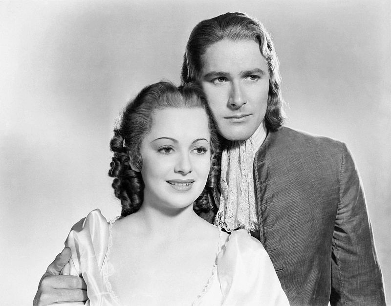 HollywoodYeste1's tweet image. Olivia de Havilland and Errol Flynn, Captain Blood (1935, directed by Michael Curtiz)
Daily #OliviaDeHavilland