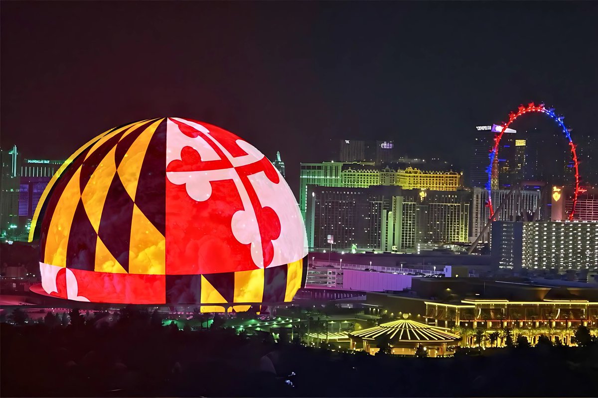 ChuckDouglas_'s tweet photo. Ｍａｒｙｌａｎｄ Ｐｒｉｄｅ

The Sphere lights up the night sky announcing Maryland Football's arrival in Vegas! @TerpsFootball || #TBIA 

@SphereVegas #B1GMediaDays #B1GFootball @umterps @CoachLocks @HuskeyJalen Daniel Wingate @Mr_Renaissance_ @TerpsSID https://t.co/QOFo9mpS9P