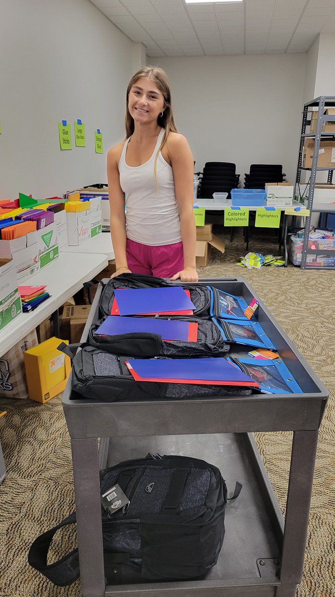 GivingTreeHSSD's tweet image. Our first day of assembling student backpacks for our upcoming Back To School Event on August 13th and our volunteers knocked it out of the park! So thankful for youth volunteers who volunteer not only their time but also their heart to our community! @HSSD