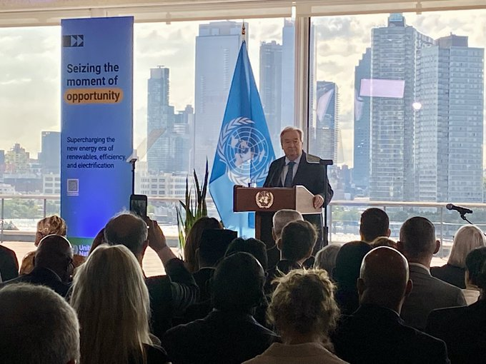 onucolombia's tweet image. "El futuro de energía limpia ha dejado de ser una promesa y ya es un hecho.
Ni los gobiernos ni las industrias ni los intereses especiales pueden impedirlo".
Discurso especial de @antonioguterres sobre #AcciónClimática: bit.ly/discursoSG