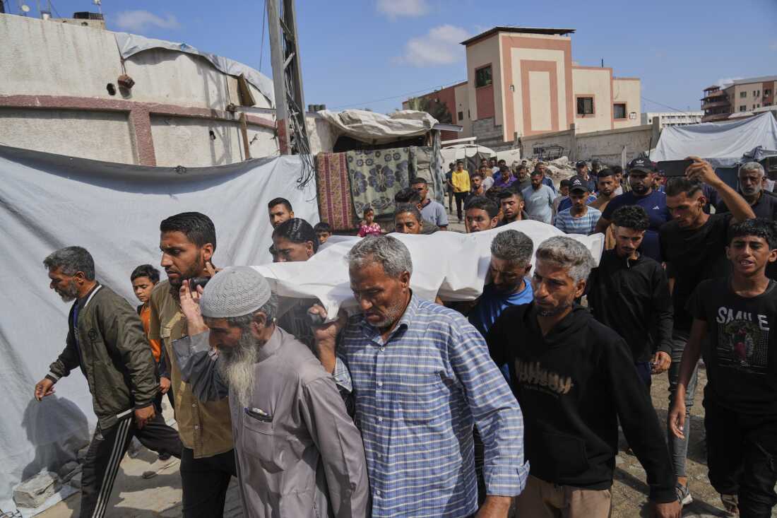 World_Affairs11's tweet image. BREAKING:
Israeli fire killed 72 Palestinian people in Gaza, says UNRWA chief.