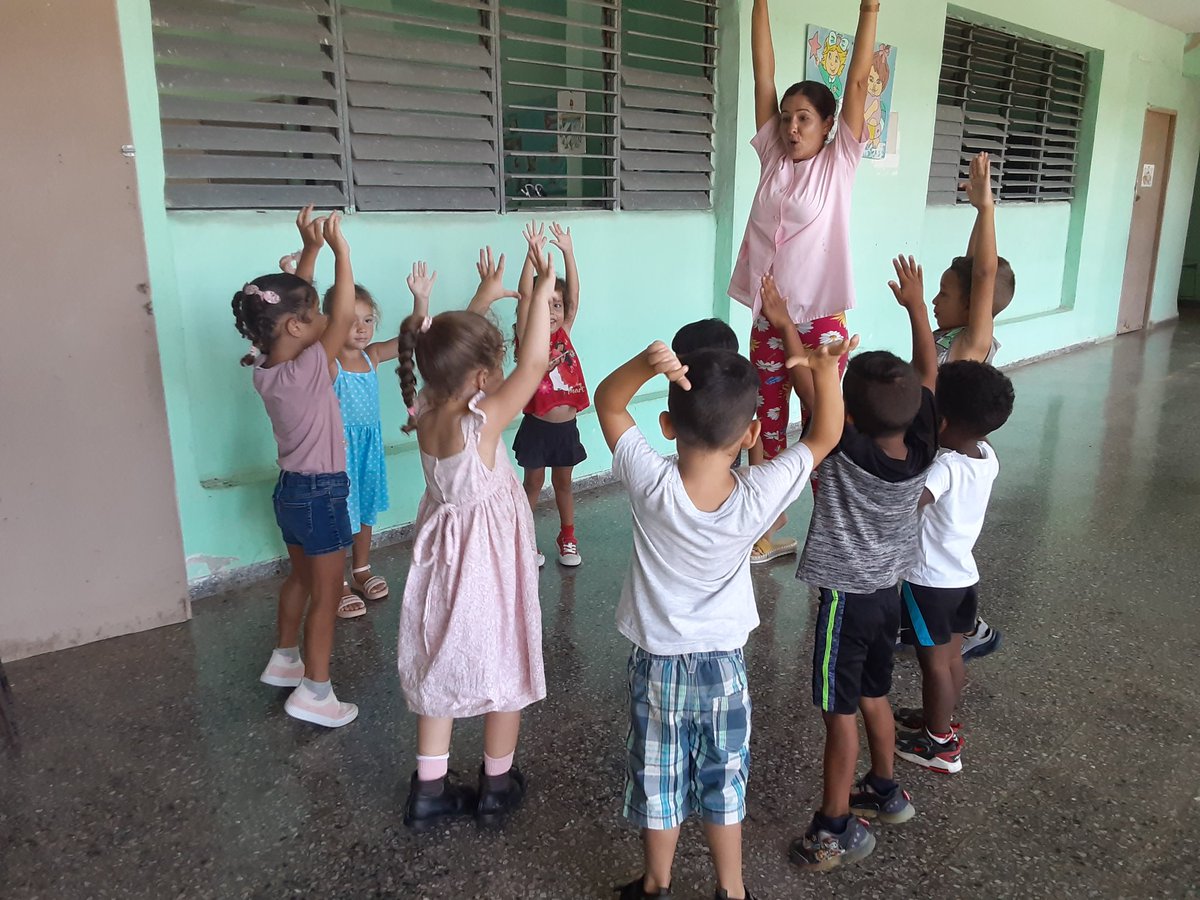 CIcoralito64809's tweet photo. Plan Verano en nuestros centro con la Educadora Musical.
@CubaMined @IHernandez15695 @HEdgeAEE https://t.co/XNDtc7AB1u