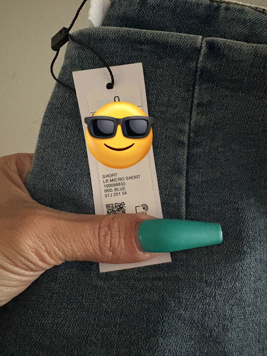 BrendaJWebber's tweet image. “you guys are exaggerating - they’re not that short” -me before reading the tag that says MICRO short 😂💁🏽‍♀️