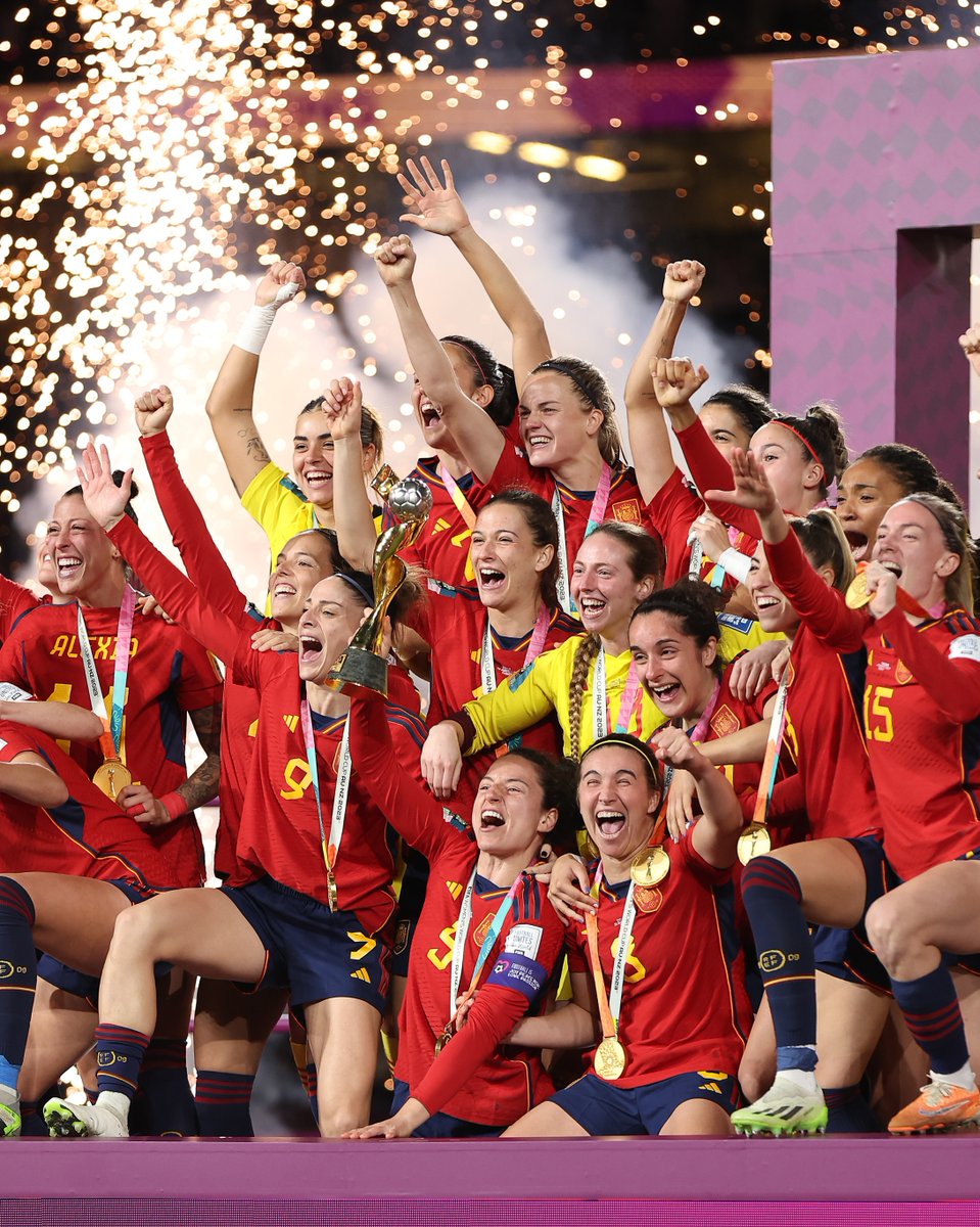 The semi-finals of the UEFA Women's Euro 2025 kick off tonight 🥳⚽️

Le Azzurre will take on the defending champions in their first semi-final since 1997, with England's coach Sarina Wiegman having won the last two finals in 2022 (🏴󠁧󠁢󠁥󠁮󠁧󠁿) and 2017 (🇳🇱). However, of the two head-to