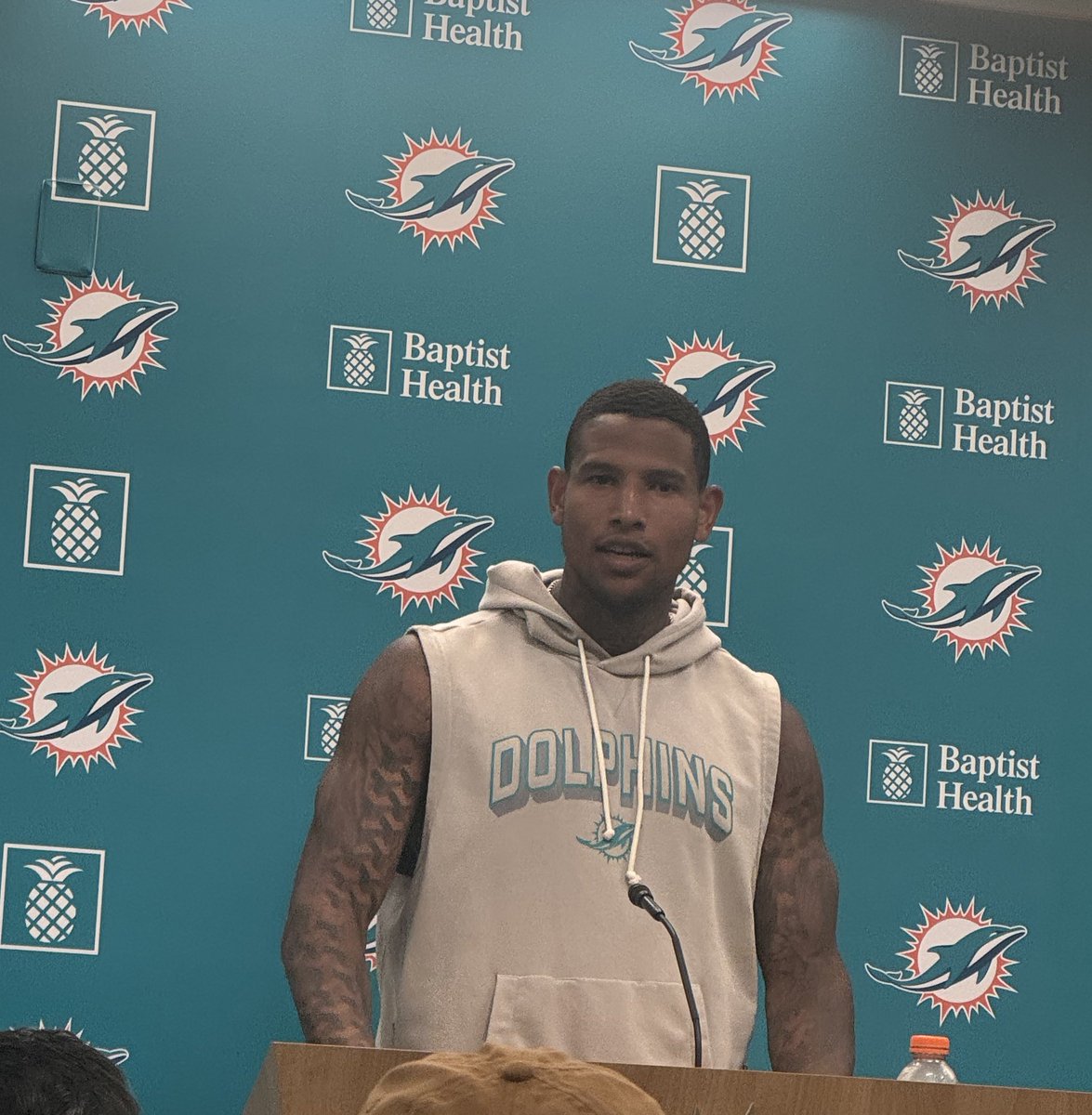 CameronWolfe's tweet image. New Dolphins TE Darren Waller says he came to Miami with “a full cup.” Spent time away from game working on himself as a man. Says sobriety is more than just substance & he’s committed.
“A lot of times the way I was walking and was preaching wasn’t the way I was practicing.”