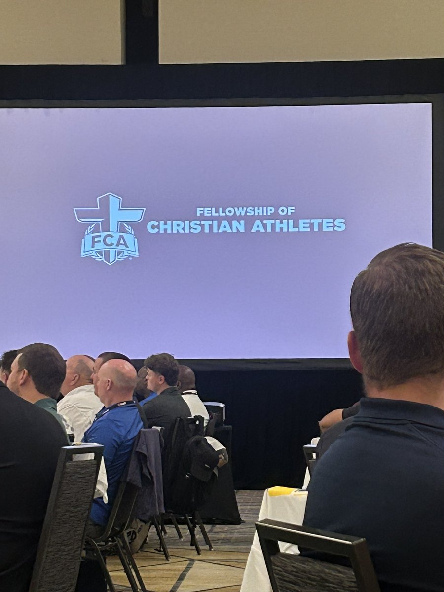 calieburris's tweet photo. Coaching School was a blast! Learned so much and got to hear some amazing testimonies! Ready for an amazing season! Go Eagles🦅🏐🖤🥎 @THSCAcoaches @TheFCATeam @Eagle_Softball1 @AHSEagleVB 
#THSCA #CoachingSchool #PoweringGirlsForward https://t.co/vBd0bCTCJ1