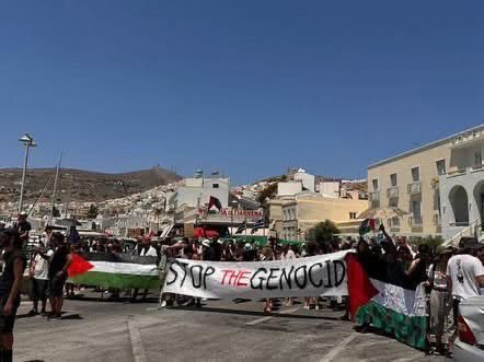 RomaissaTahar's tweet image. “Hi Mosab. Wanted to let you know that people in Greece are on your side. Today residents and tourists of Syros islands sent away a cruise ship with Israeli tourists who wanted to come to the island as if nothing is going on... People are on the streets until Israelis have nowhe