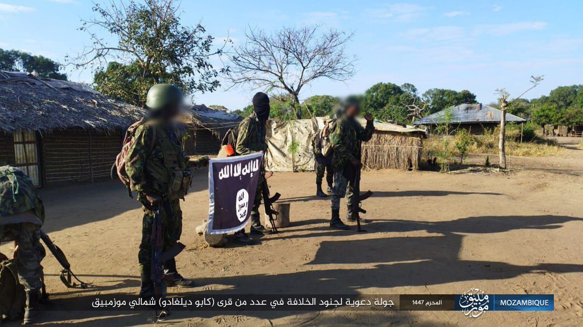 WerbCharlie's tweet image. 馃嚥馃嚳|#Mozambique: The Islamic State has published images of its fighters preaching to civilians in Cabo Delgado. The group released a similar set not long ago, showcasing IS-M鈥檚 ongoing efforts to gain local support and bolster its ranks.