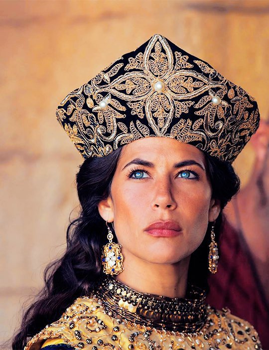 THEMYSCIRALORE's tweet image. I still need Mirelly Taylor or Karima McAdams to book that Queen Hippolyta role in the DCU.
