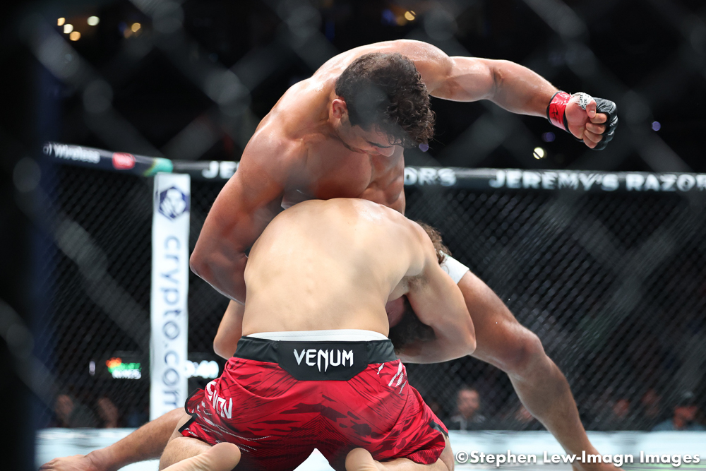 JohnMorgan_MMA's tweet image. Movement at middleweight following #UFC318.
Paulo Costa (@BorrachinhaMMA) moves up two spots to No. 11, while Roman Kopylov falls one to No. 15.
Meanwhile, @BrendanAllenMMA moves up one spot and no sits at No. 10, while Marvin Vettori falls to No. 11 in a tie with Costa.