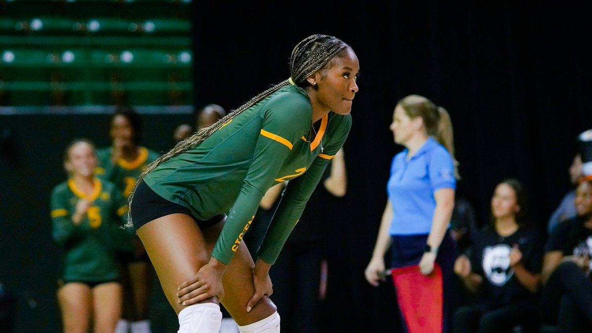 BaylorAthletics's tweet image. All eyes on volleyball season 🔜
See you at the Ferrell Center: baylorbea.rs/VBTix
#SicEm