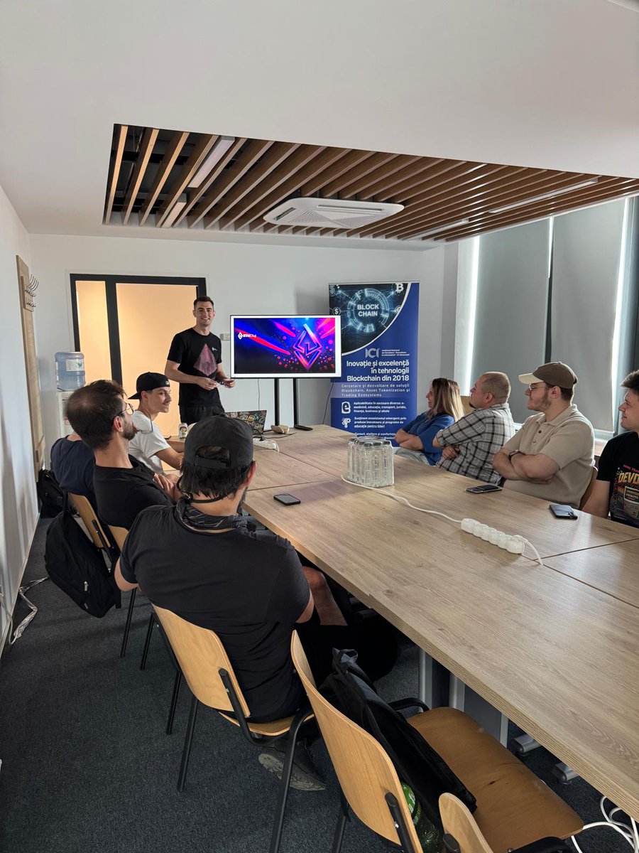 ETHCluj's tweet image. Kicking off Blockchain Academia with our colleague @catalin_balut leading the way🙌
Over the next 10 days, attendees will:
💡learn about Web3, smart contracts & on-chain privacy
💡build real-world projects focused on public goods in Romania
💡code in teams & pitch to a live jury