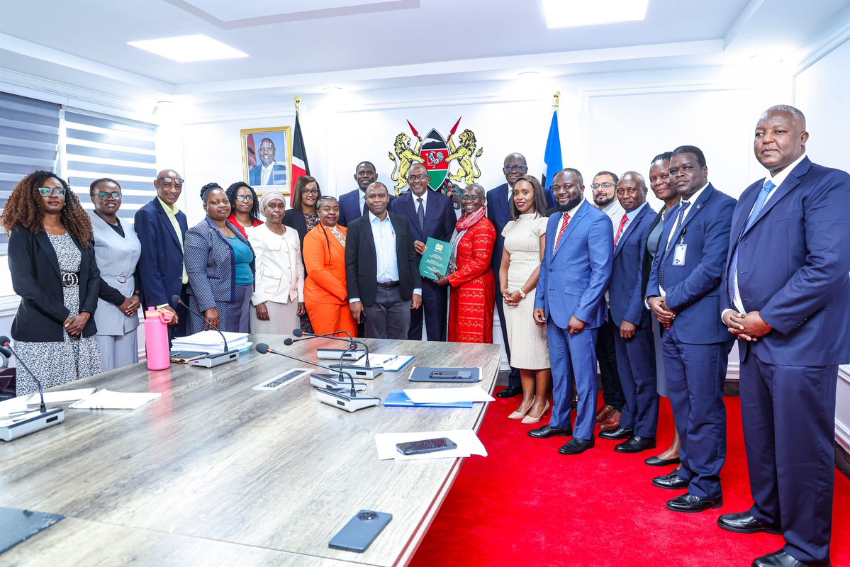 HonAdenDuale's tweet image. Received the report from the 13-member independent investigative committee probing allegations of organ trafficking at Mediheal Hospital, Eldoret.
Chaired by Prof. Elizabeth Bukusi, the team delivered a comprehensive 313-page report within the three-month deadline set by Gazette…