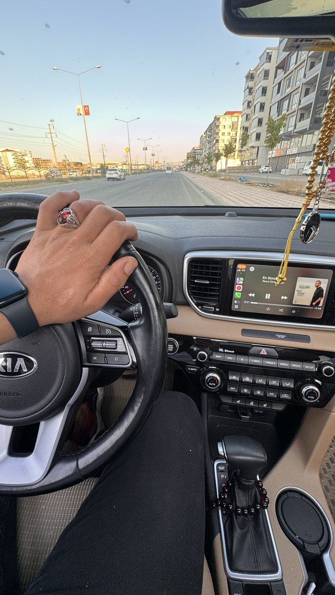 hakkiozell's tweet image. #resuldindar en sonumsıın derken neyi kastetmiş olabilir sjsj 
#batman