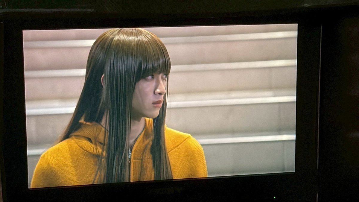 僕はこの目線の先にいる人の
このシーンのお芝居が大好きです。

答えはぜひオンエアで( ¨̮ )

『シンデレラ クロゼット』第4話
本日22日(火)深夜0時58分～

地上波も是非ご覧ください😌

<a href="/drama_streamtbs/">『シンデレラ クロゼット』｜ドラマストリーム公式</a> <a href="/wakanayanai/">柳井わかな</a> 
 #シンデレラクロゼット #シンクロ