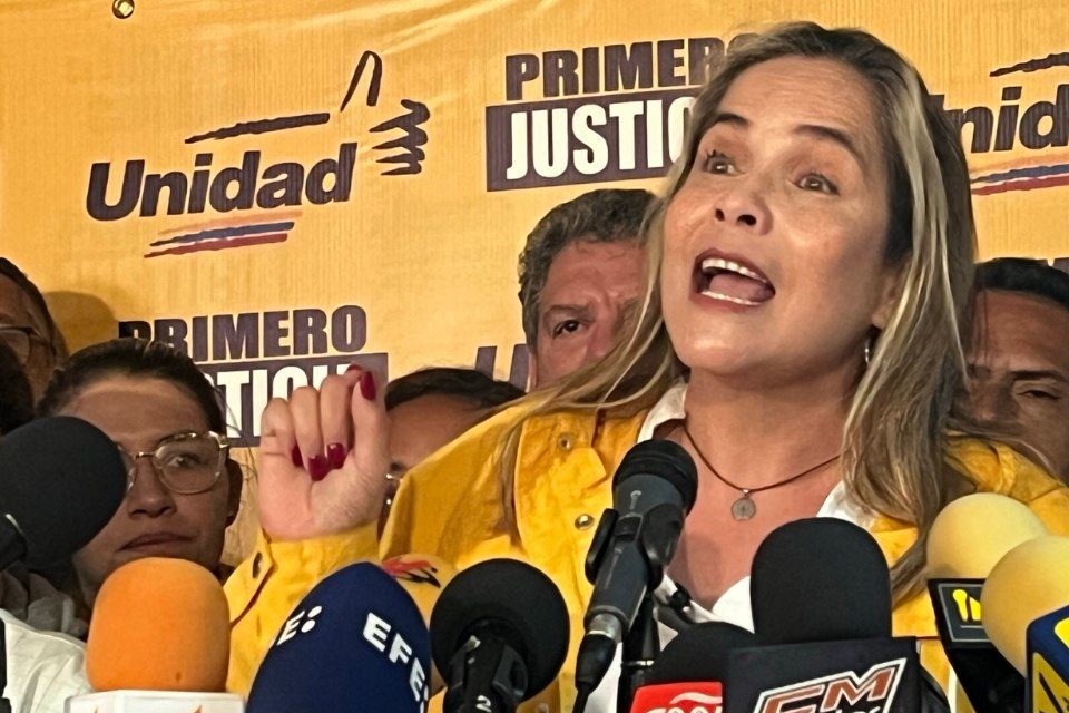 DiarioTalCual's tweet image. Martínez: Necesitamos una solución definitiva y no una puerta giratoria de represión #TalCual #ClaroyRaspao
Web: talcualdigital.com/martinez-neces…