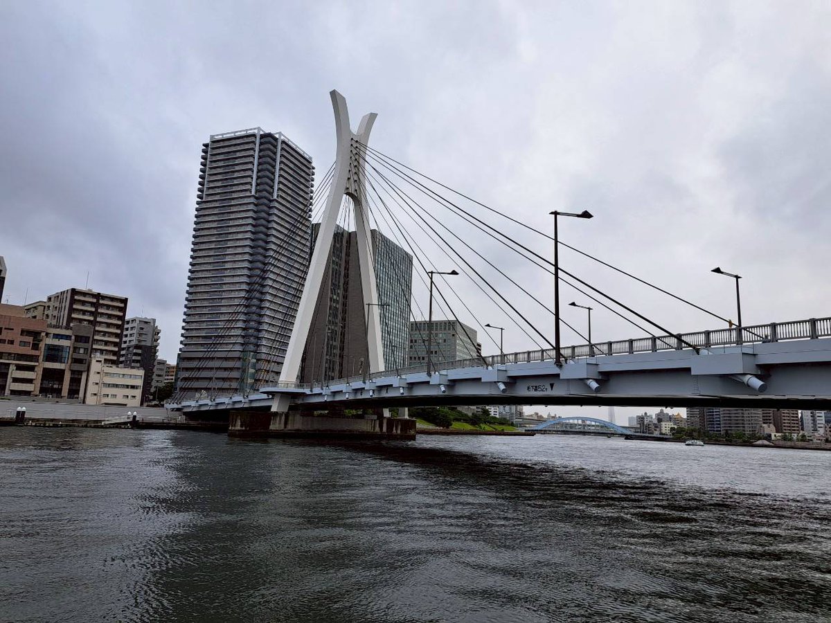 【春学期の巡検②】
5月31日に、2回目の新歓で月島を訪れました。前回の巡検より参加者は少なかったものの、今回も計画通り無事に終えることができました。特に、夜ご飯のもんじゃ焼きはとても美味しかったです！