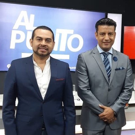 CarlosVela503's tweet image. Se acuerdan q el papi metrosexual de Sergio Mendez se compro una casa de lujo en USA?