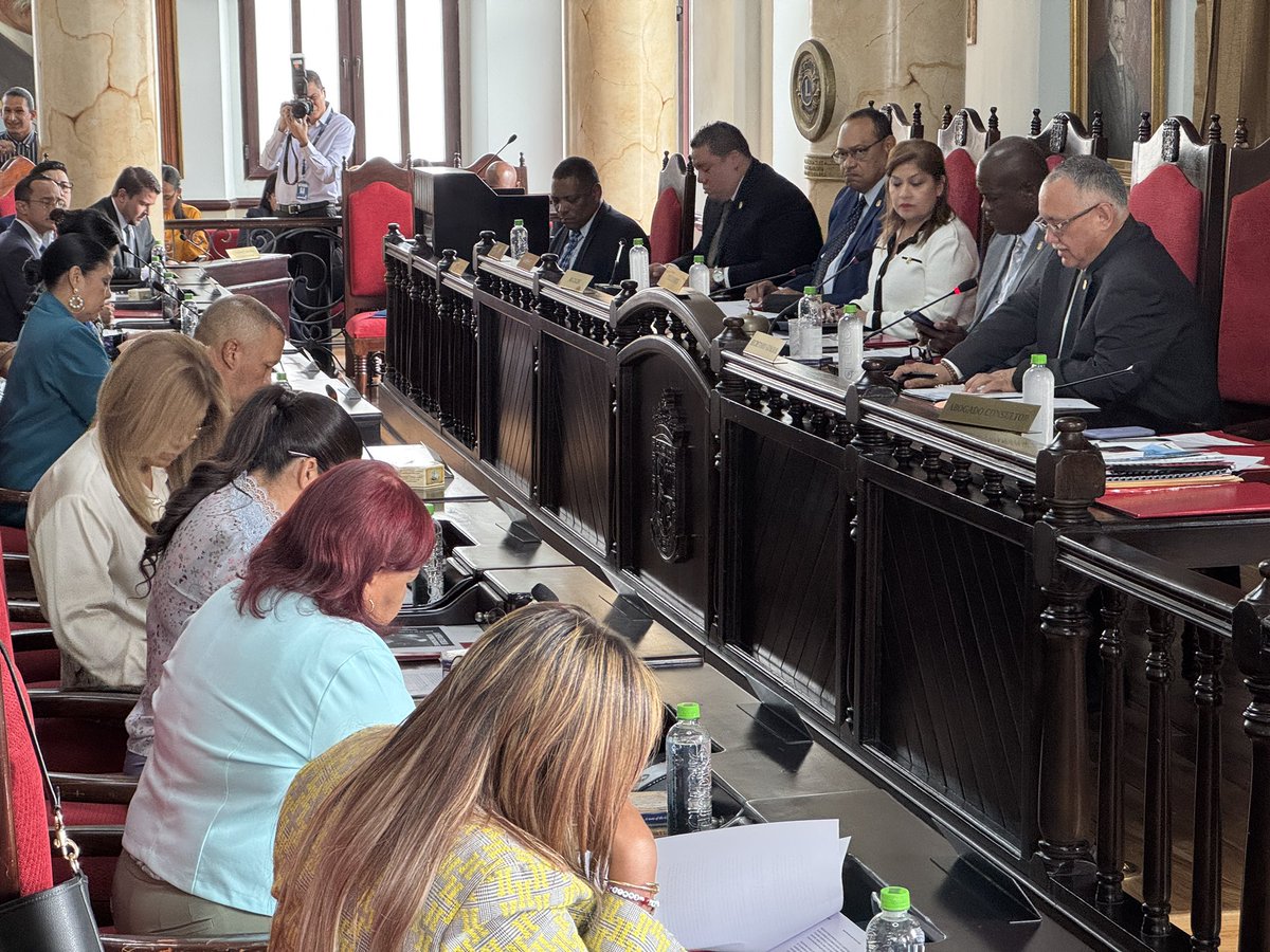 #EnDirecto Sesión ordinaria número 30 del año 2025

youtube.com/live/PktiIp8bm… vía <a href="/YouTube/">YouTube</a>